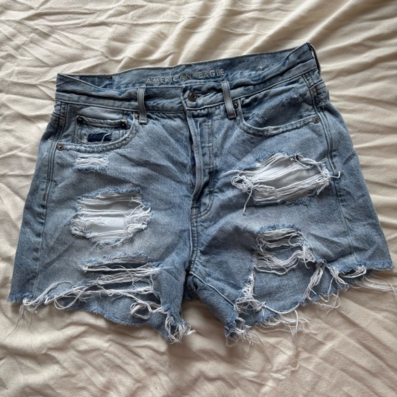 American Eagle Blue Distressed Denim 90’s Vintage Boyfriend Shorts - Picture 3 of 7